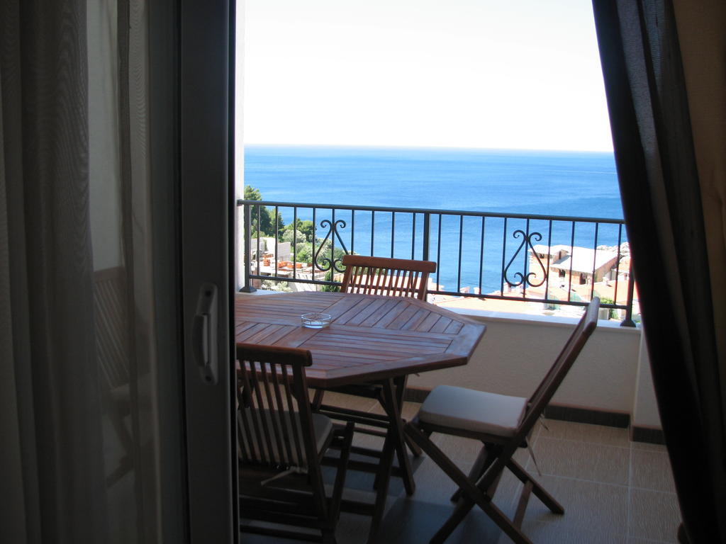 Apartments Leut Ilha Ilha Sveti Stefan Quarto foto