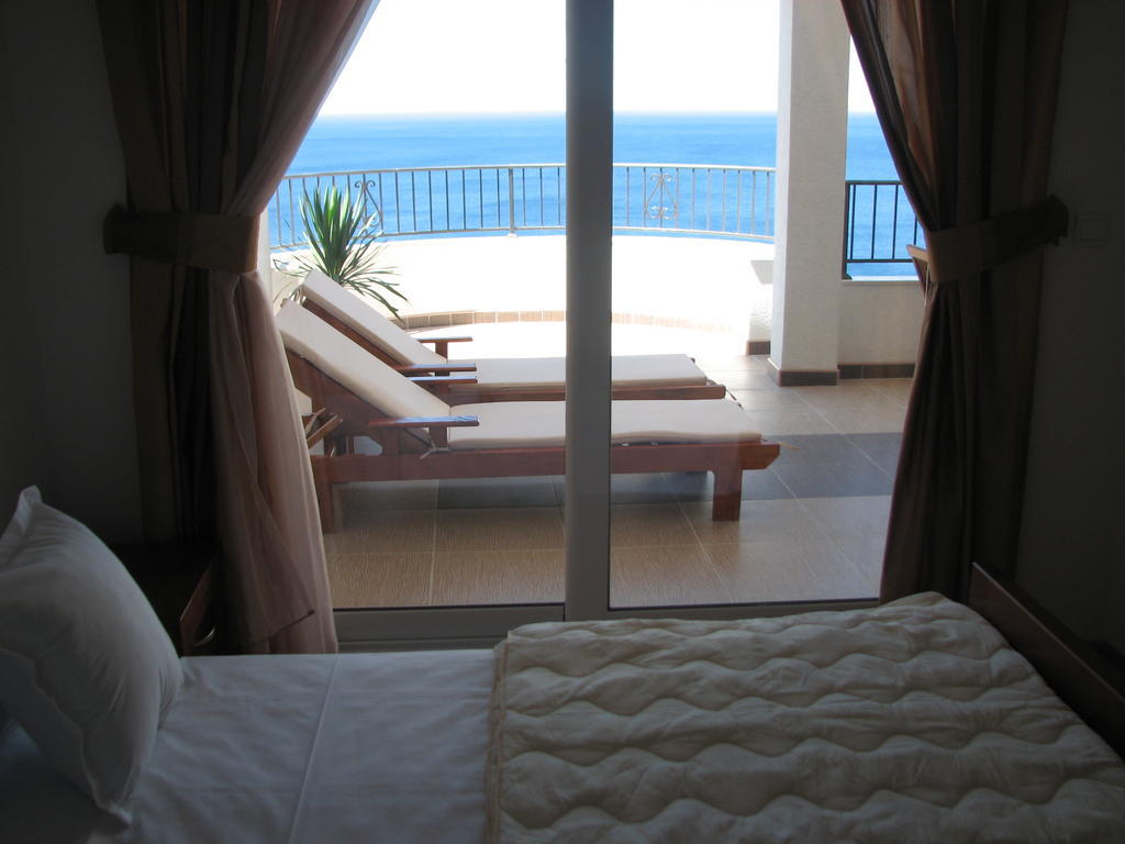 Apartments Leut Ilha Ilha Sveti Stefan Quarto foto
