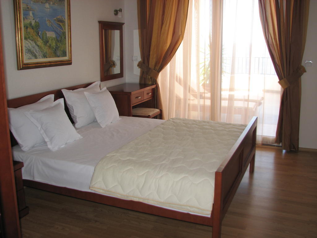 Apartments Leut Ilha Ilha Sveti Stefan Quarto foto